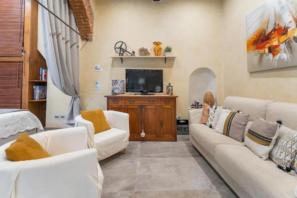 Little Patio Apartment Florence