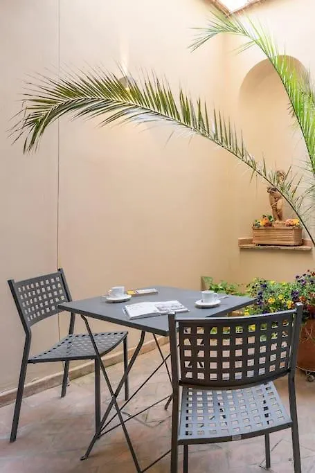 Little Patio Apartment Florence Italy